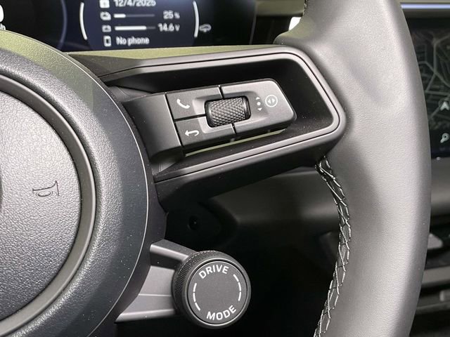 New 2025 Porsche Macan 4 Electric image 38