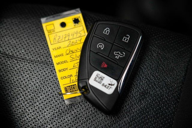 Used 2024 Chevrolet Silverado 1500 LTZ image 34