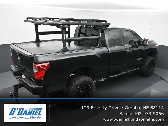 Used 2017 Nissan Titan S AWD/4WD image 18