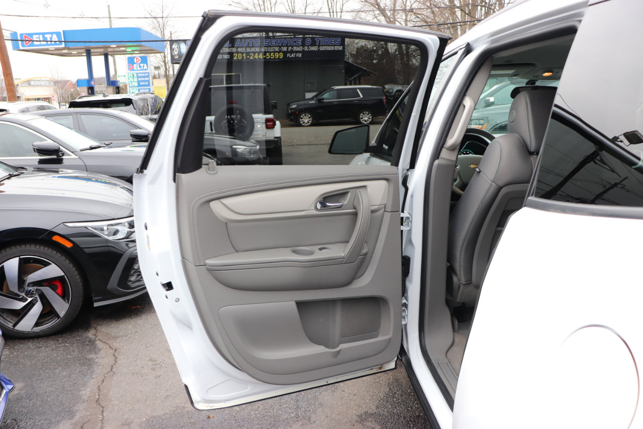 Used 2017 Chevrolet Traverse LS image 27