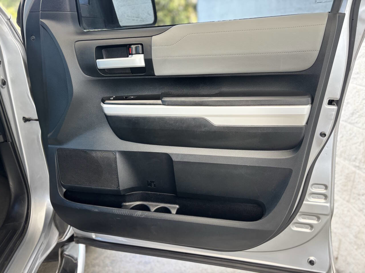 Used 2016 Toyota Tundra Limited w/ Limited Premium Package image 23