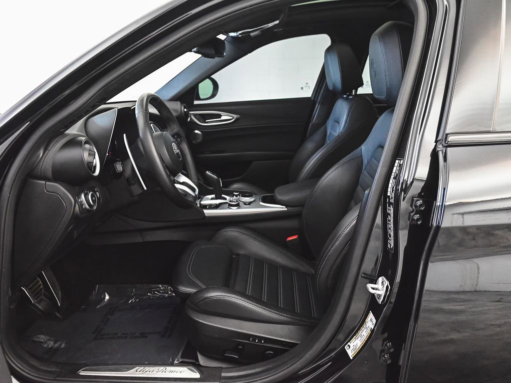 Used 2024 Alfa Romeo Giulia Veloce image 32