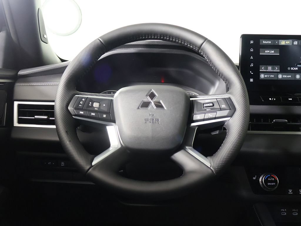 New 2026 Mitsubishi Outlander LE image 38