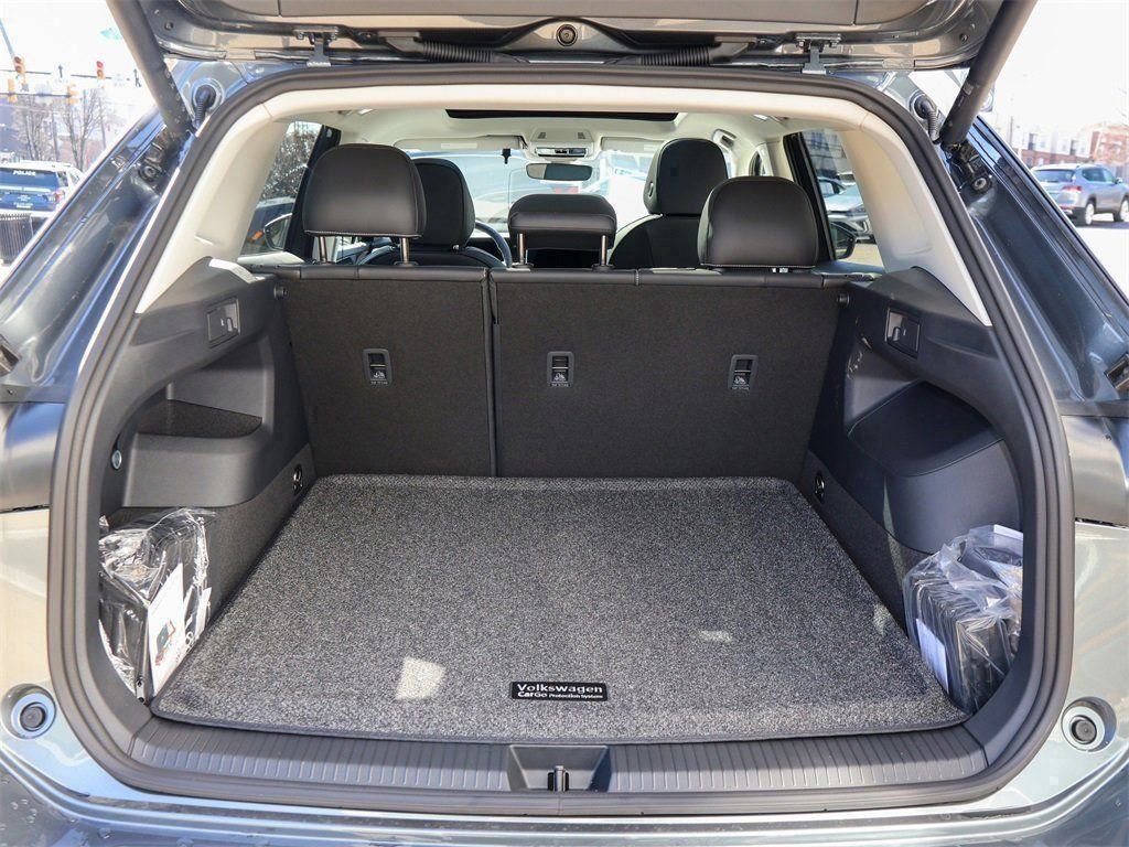 New 2026 Volkswagen Tiguan SE image 10