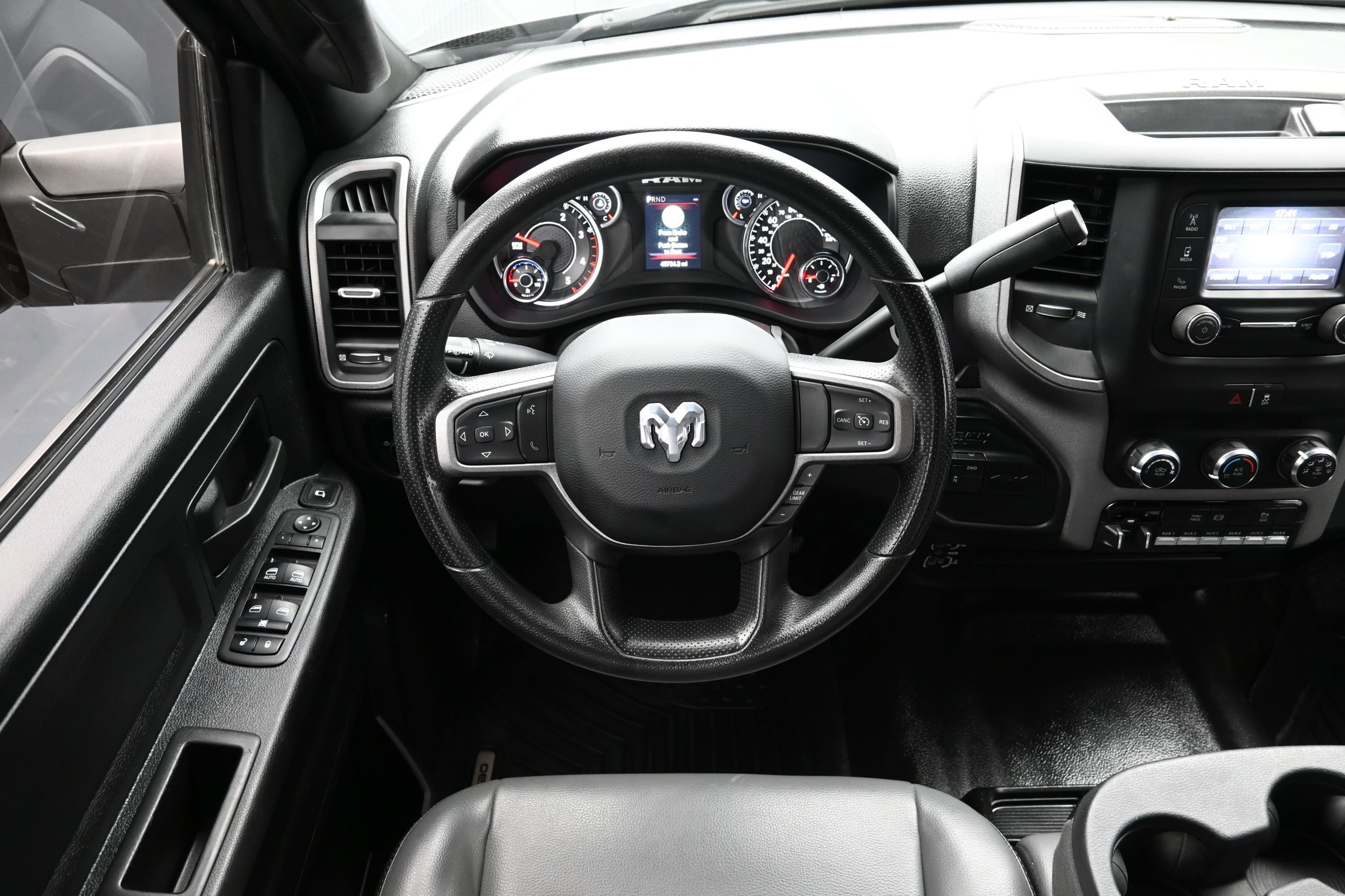 Used 2024 RAM 2500 Tradesman w/ Chrome Appearance Group AWD/4WD image 25