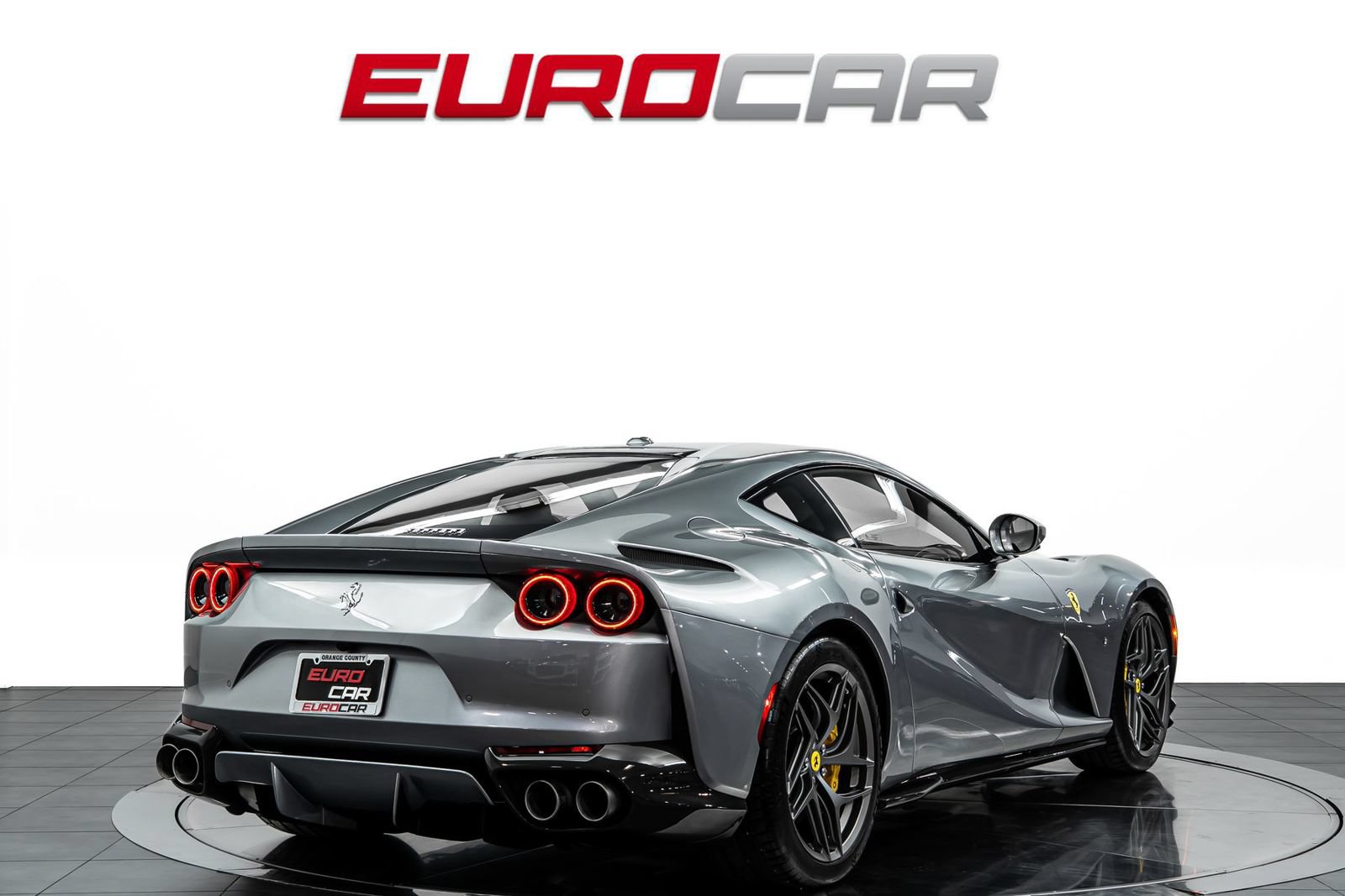Used 2020 Ferrari 812 Superfast RWD image 5