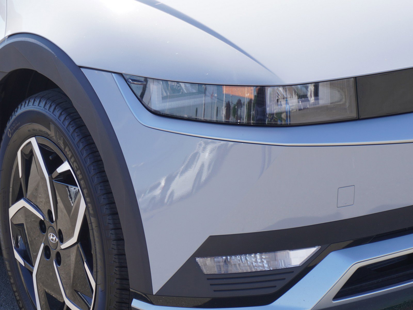 Used 2024 Hyundai Ioniq 5 SE image 3