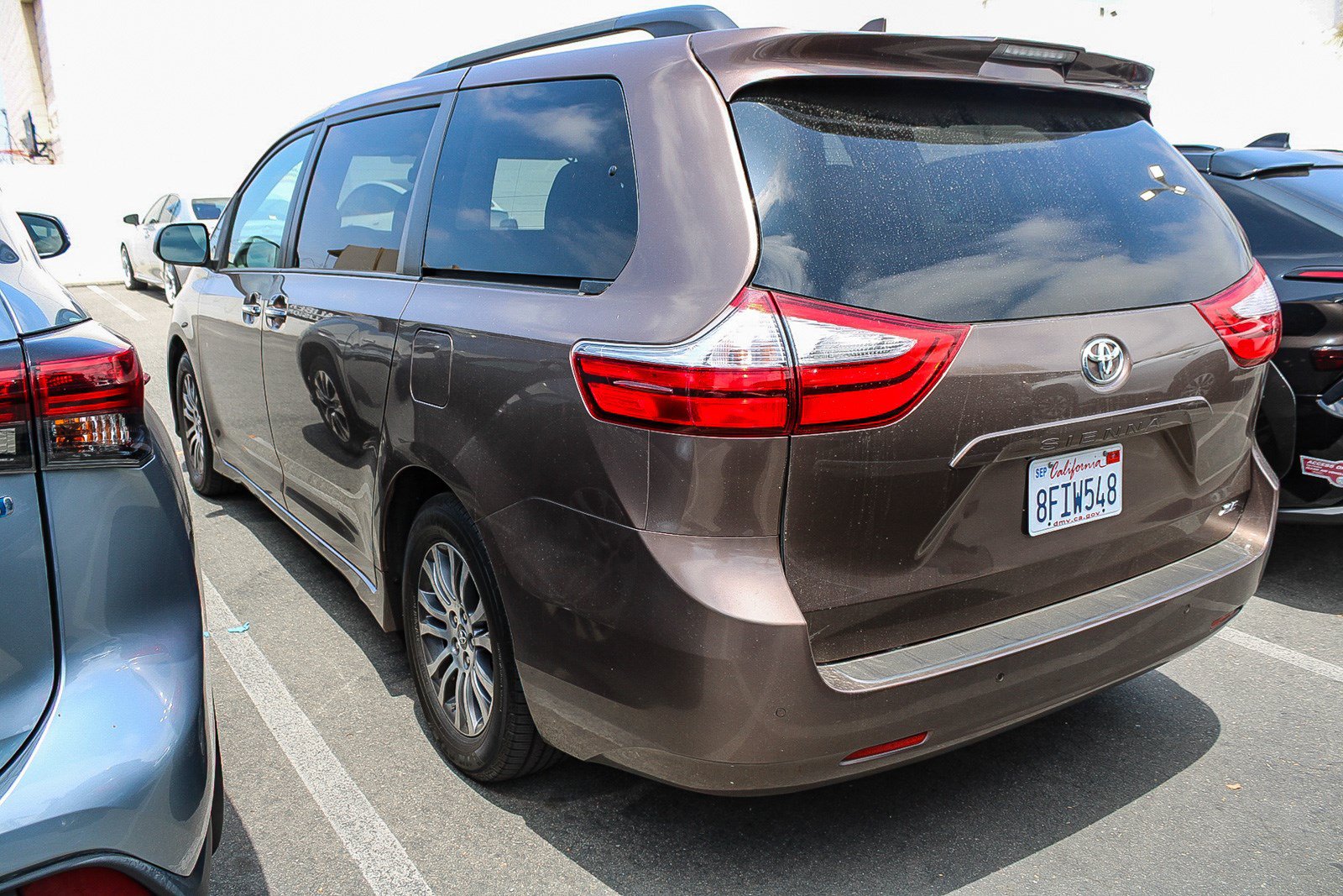 Certified 2018 Toyota Sienna XLE w/ XLE Navigation Package FWD image 6