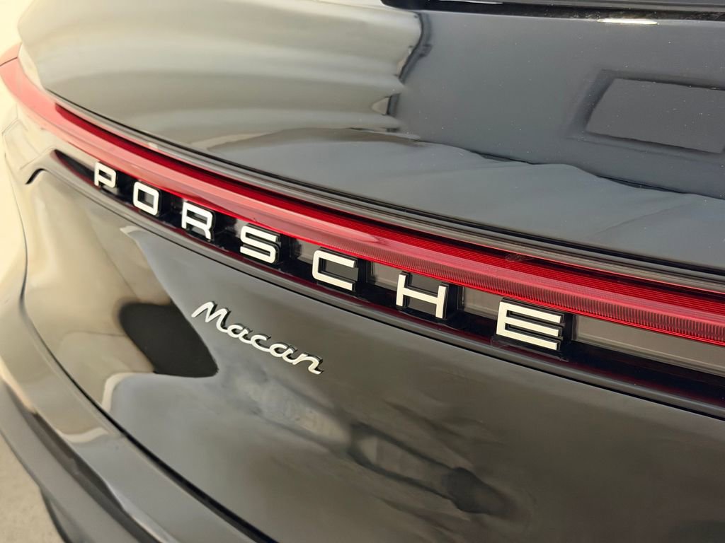 New 2026 Porsche Macan AWD/4WD image 25