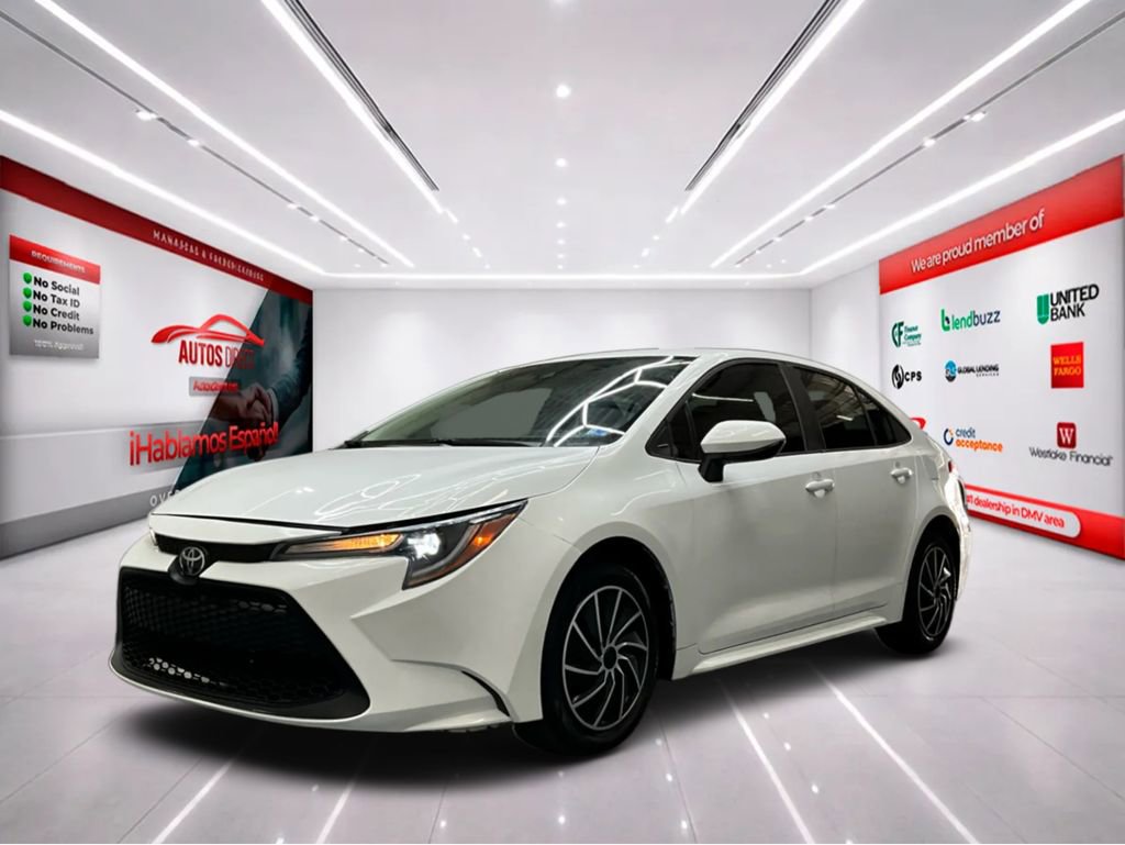 Used 2021 Toyota Corolla LE image 3