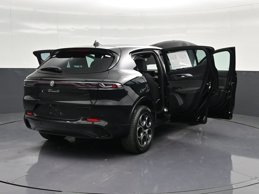 Used 2025 Alfa Romeo Tonale AWD/4WD image 42