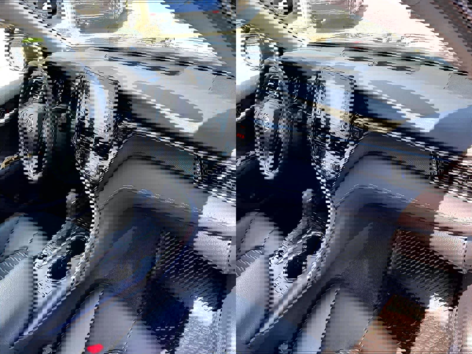 Used 2024 Toyota Camry SE w/ Cold Weather Package AWD/4WD image 14