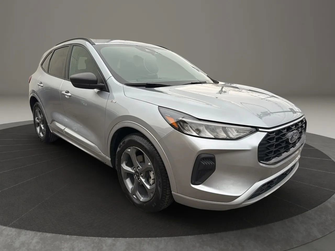 Used 2023 Ford Escape ST-Line FWD image 3