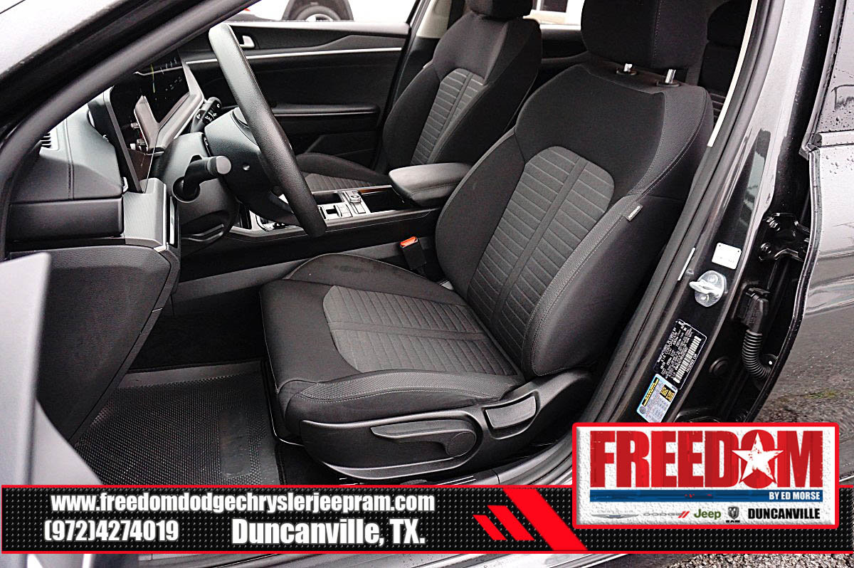 Used 2025 Kia K5 LXS FWD image 13