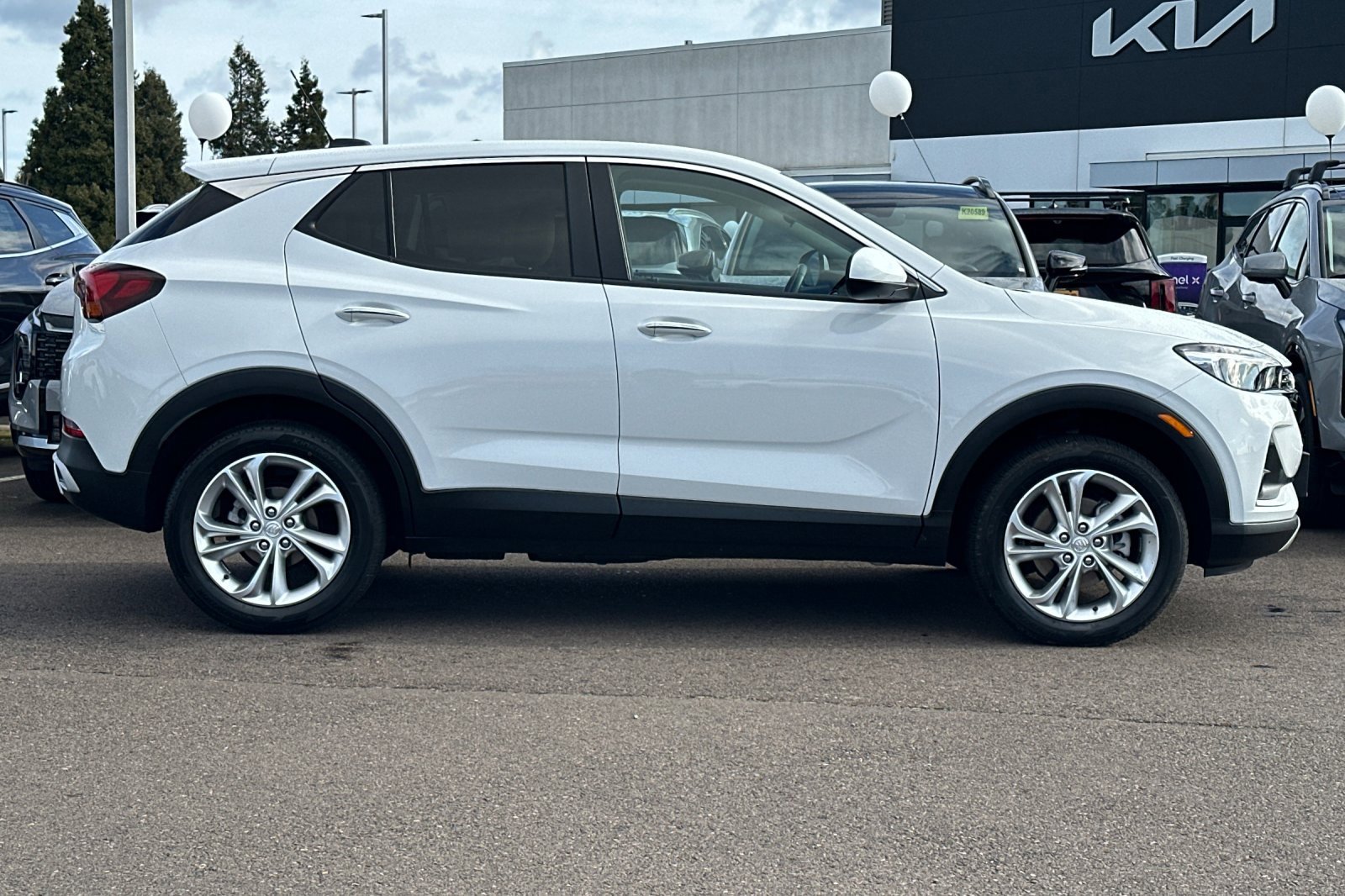 Used 2023 Buick Encore GX Preferred w/ Cold Weather Comfort Package image 3