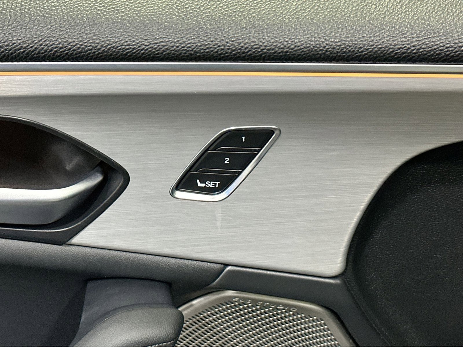 Used 2022 Acura TLX w/ Technology Package image 17