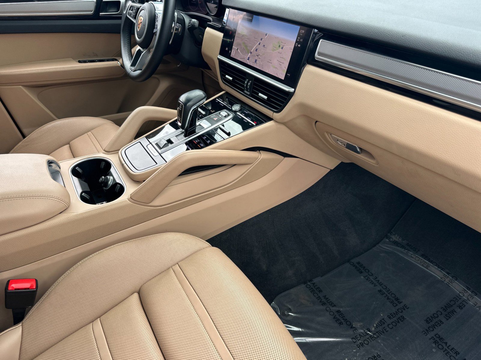 Certified 2023 Porsche Cayenne Platinum Edition image 16