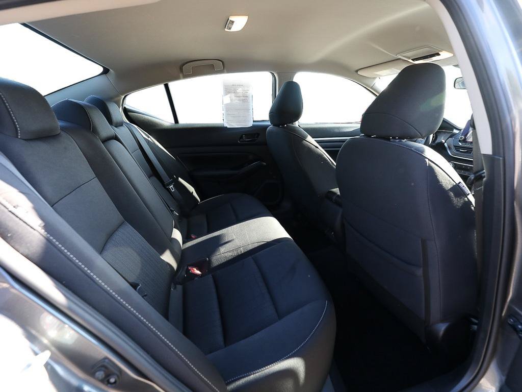 Used 2023 Nissan Altima 2.5 SV FWD image 23