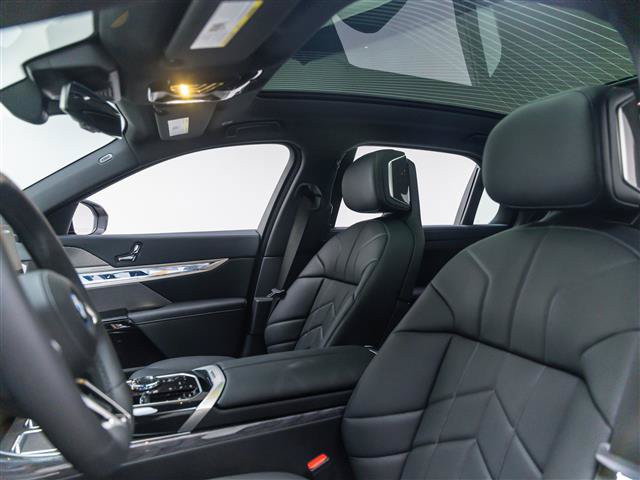 Used 2026 BMW i7 eDrive50 w/ M Sport Package RWD image 14