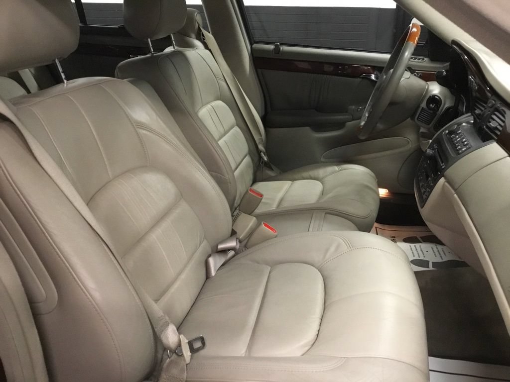Used 2000 Cadillac De Ville DHS w/ Safety/Security Pkg FWD image 92
