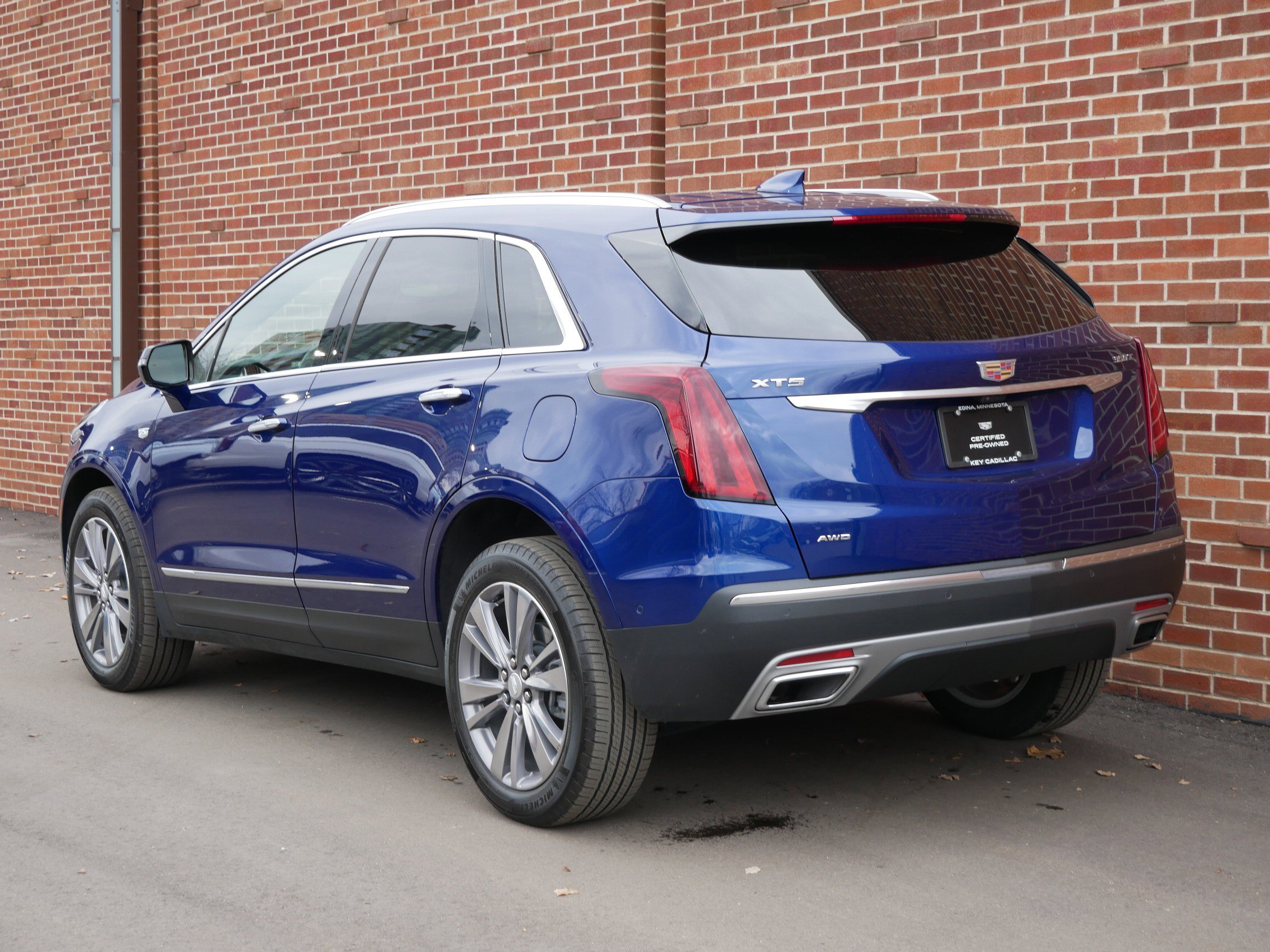 Certified 2025 Cadillac XT5 Premium Luxury w/ Technology Package image 3