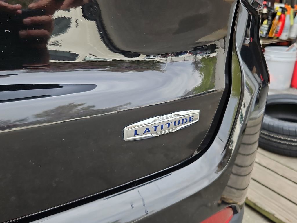 Used 2024 Jeep Compass Latitude image 28