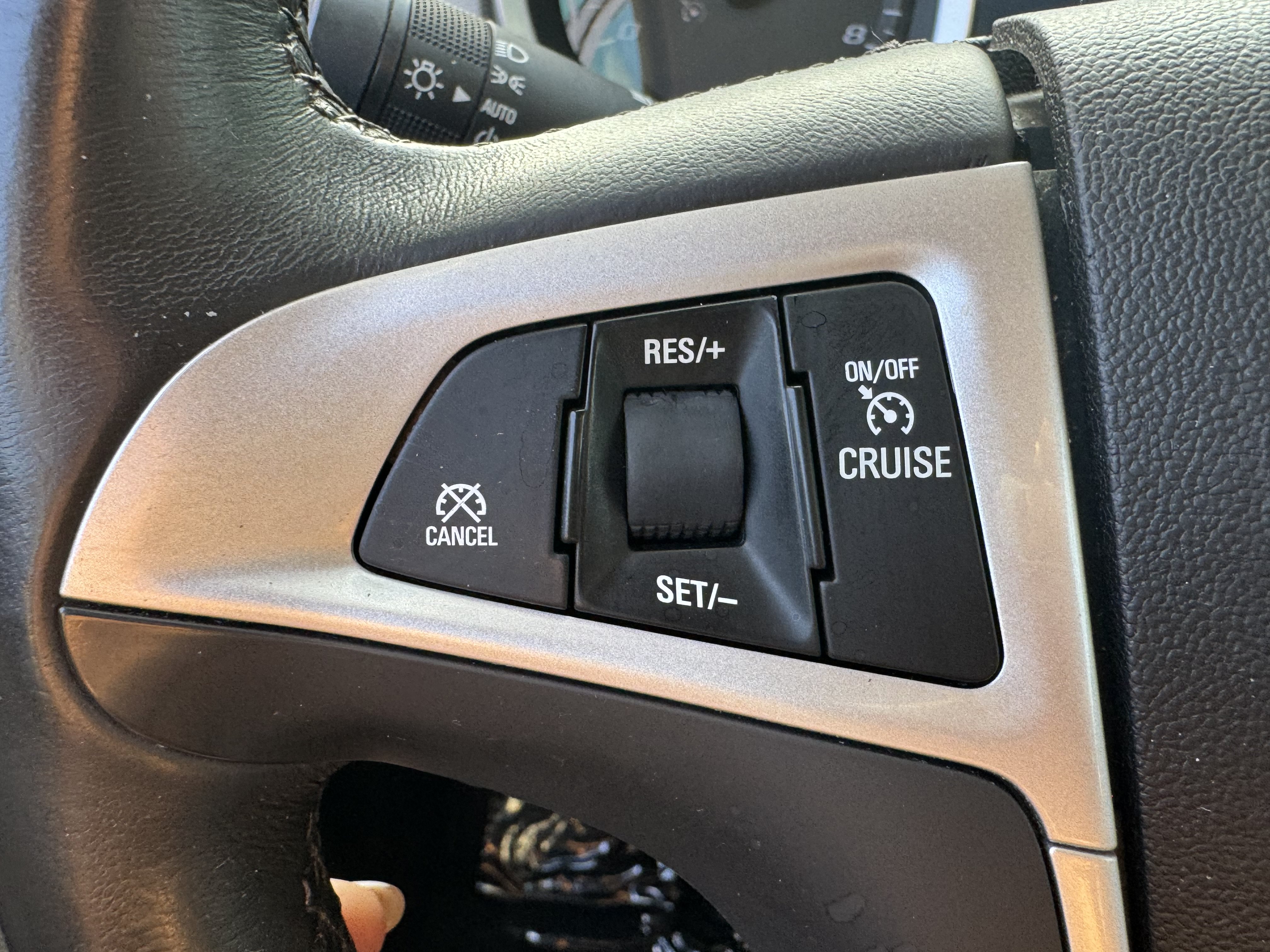 Used 2015 Chevrolet Equinox LT w/ Driver Convenience Package FWD image 13