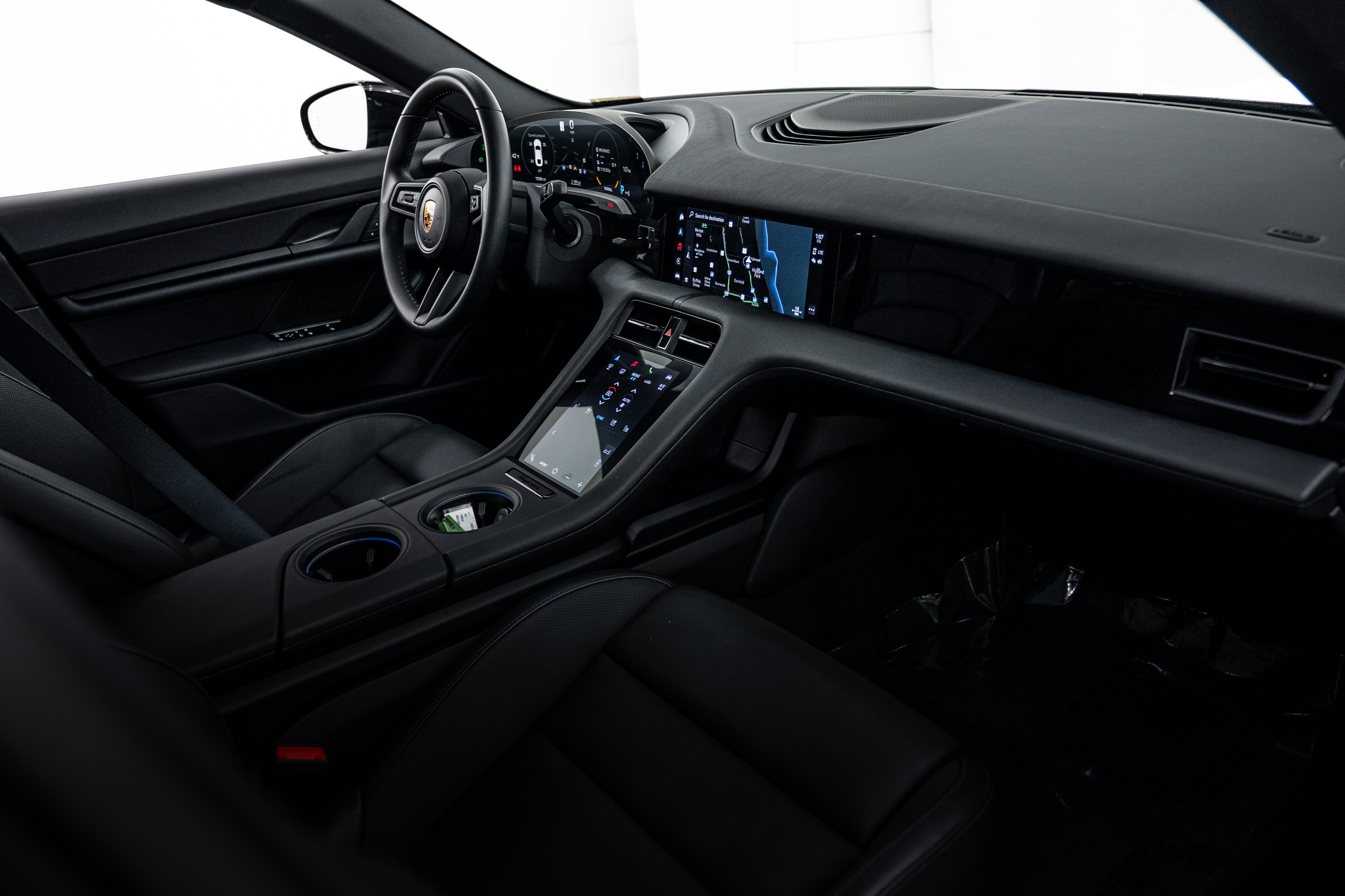 Certified 2024 Porsche Taycan image 12