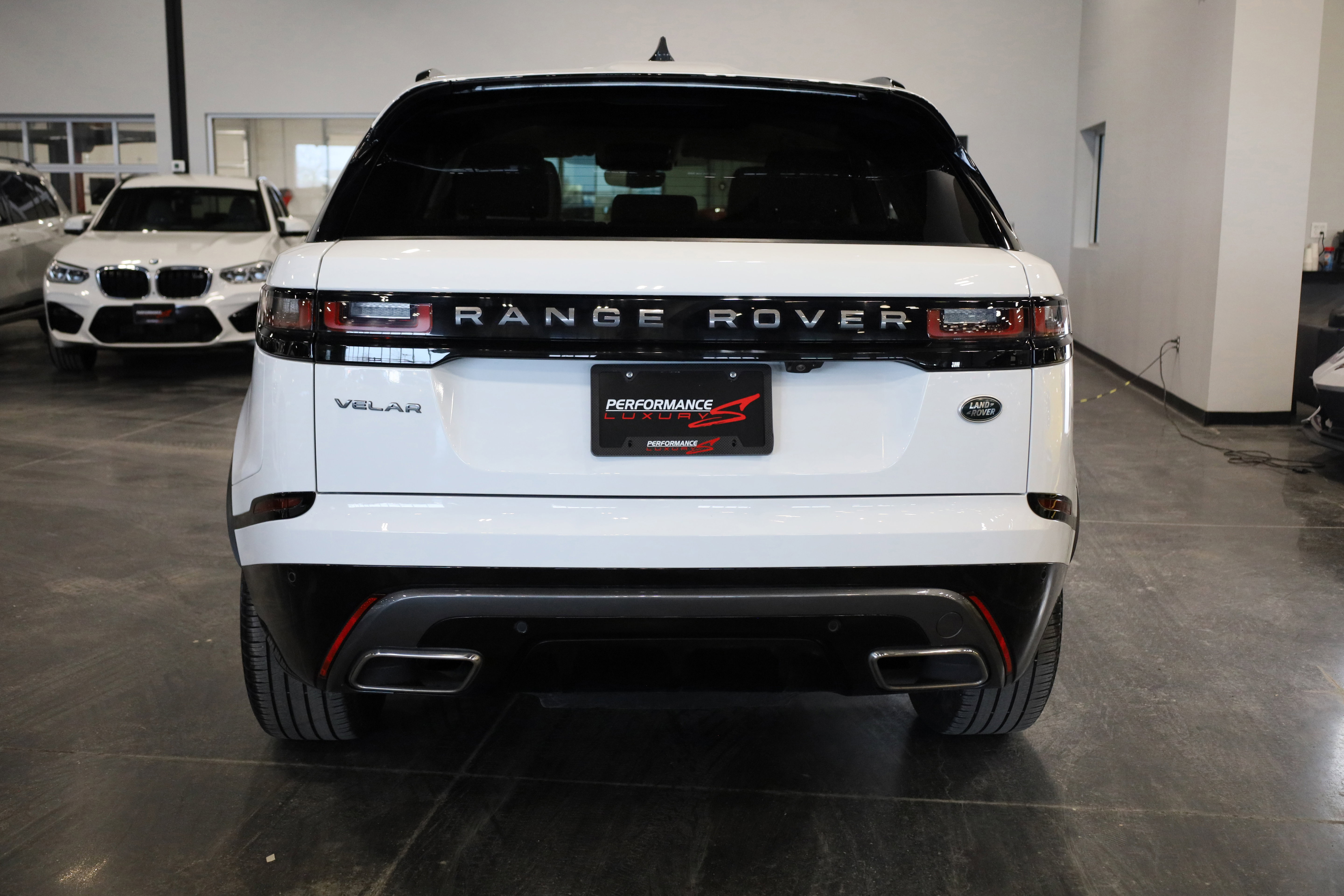 Used 2023 Land Rover Range Rover Velar R-Dynamic S image 5