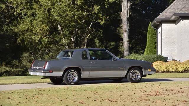 Used 1987 Oldsmobile Cutlass Supreme Salon image 12
