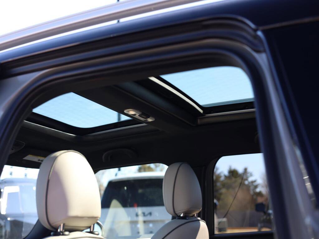 Used 2023 MINI Cooper Countryman S w/ Signature Upholstery Package image 18