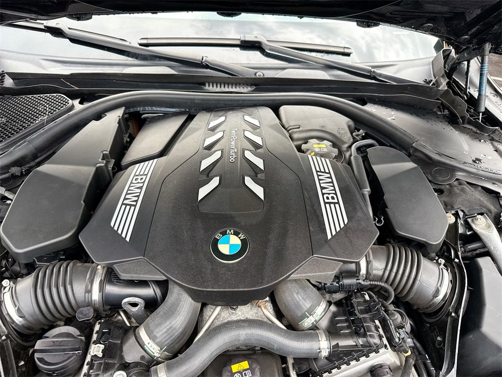 Used 2022 BMW 750i xDrive w/ Executive Package image 35