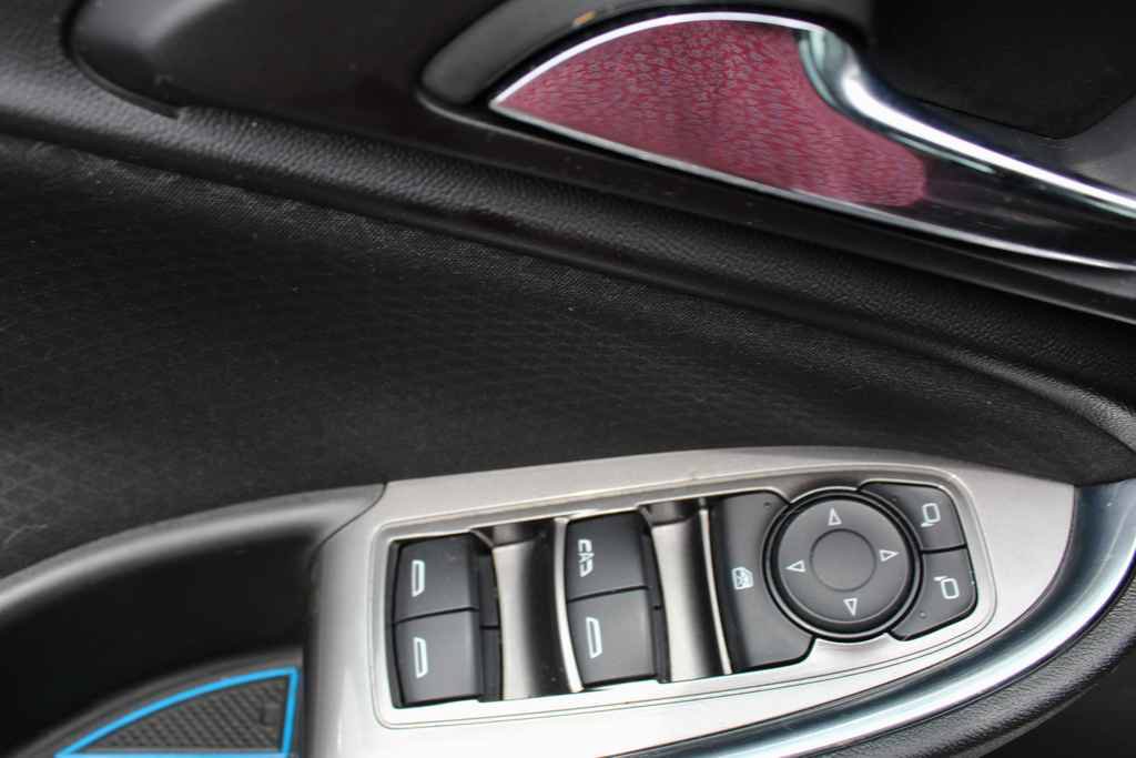 Used 2019 Chevrolet Malibu LT FWD image 12