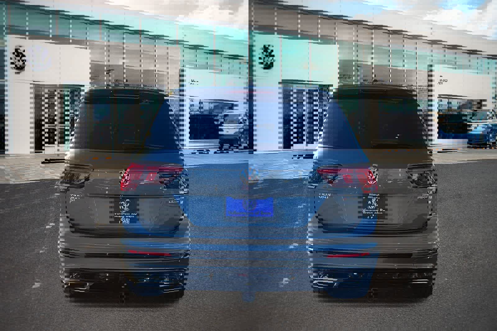 Used 2020 Volkswagen Tiguan SE R-Line image 6