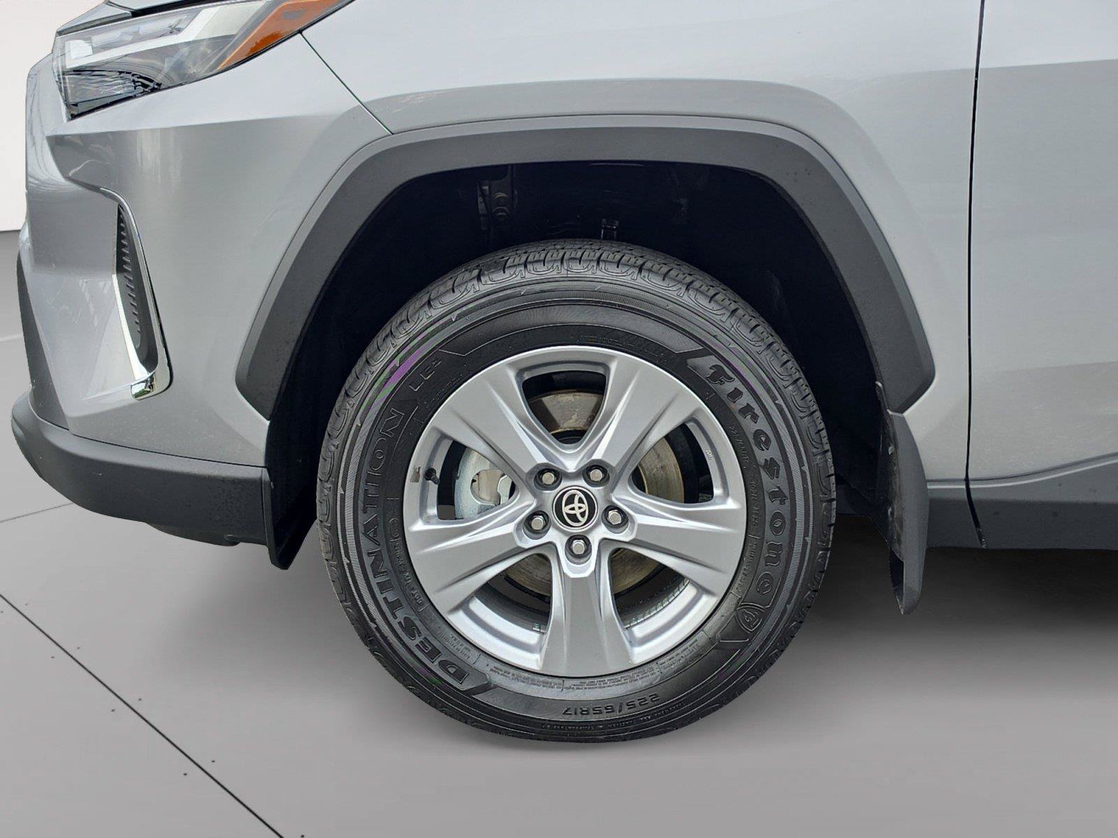 Used 2025 Toyota RAV4 XLE w/ Convenience Package AWD/4WD image 9