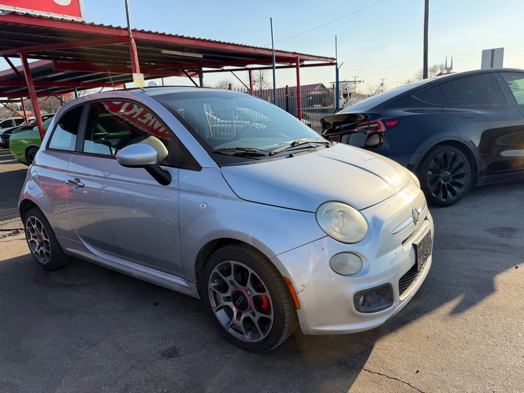 Used 2012 FIAT 500 Sport w/ Safety & Convenience Pkg FWD image 2