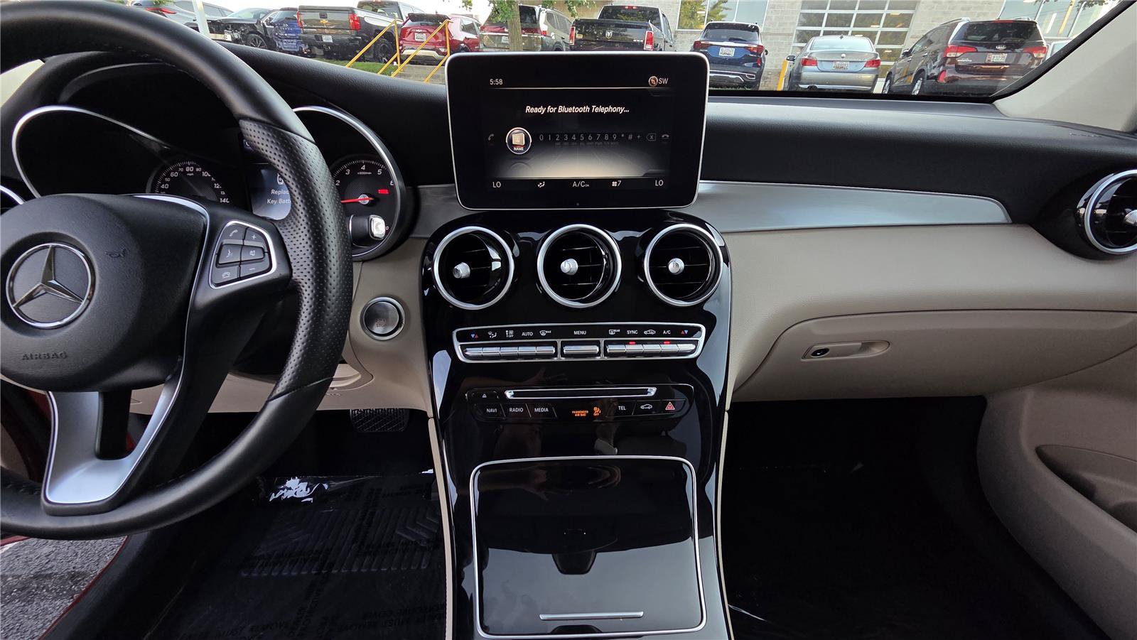 Used 2017 Mercedes-Benz GLC 300 4MATIC image 21