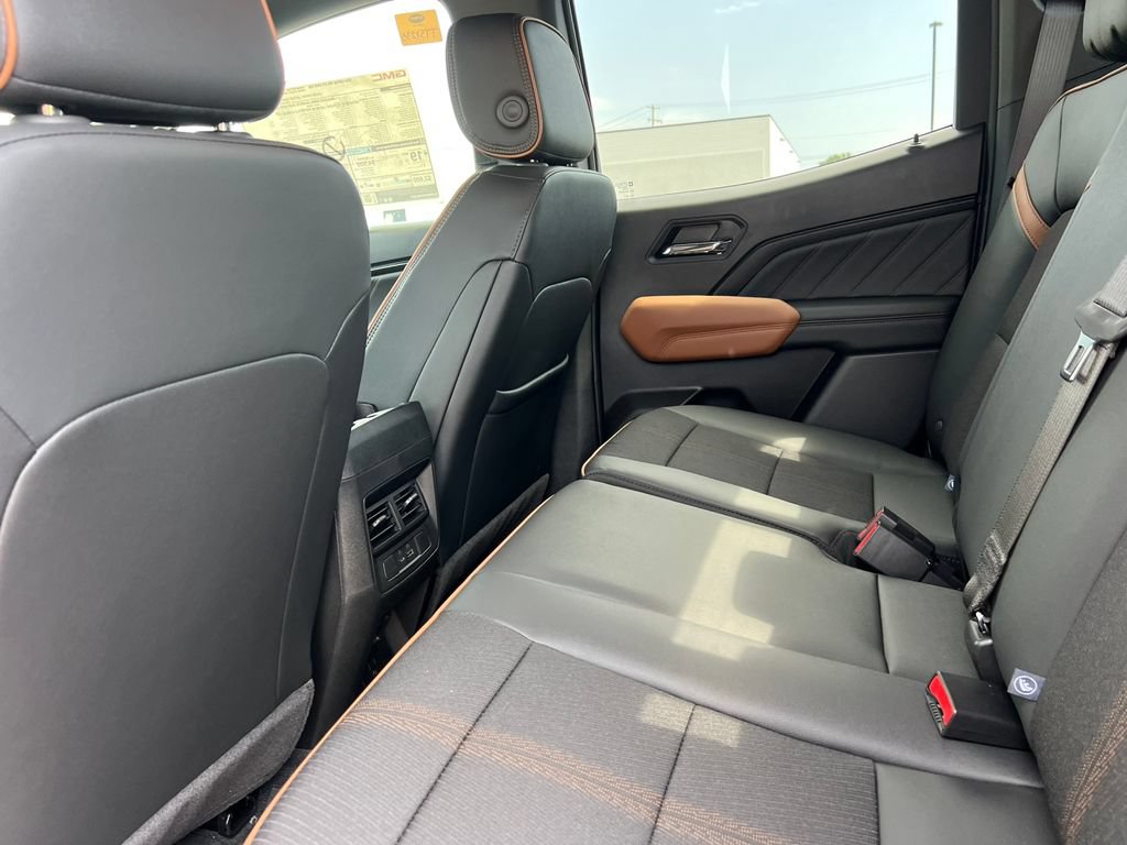 New 2026 GMC Canyon AT4 w/ Technology Plus Package AWD/4WD image 33