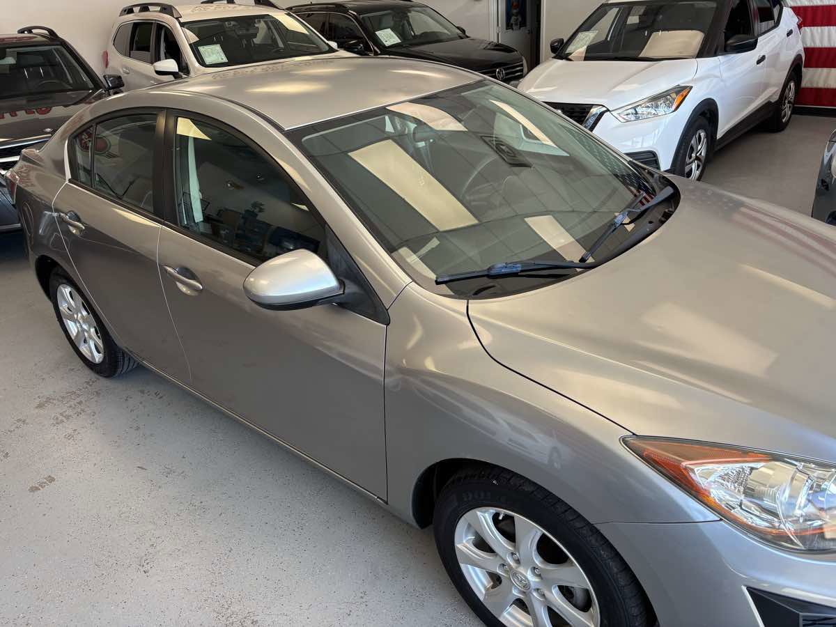 Used 2011 MAZDA MAZDA3 i Touring image 4