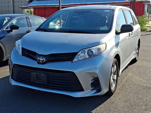 Used 2020 Toyota Sienna L FWD image 3