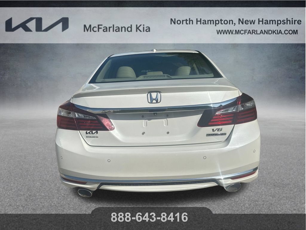 Used 2016 Honda Accord Touring image 4