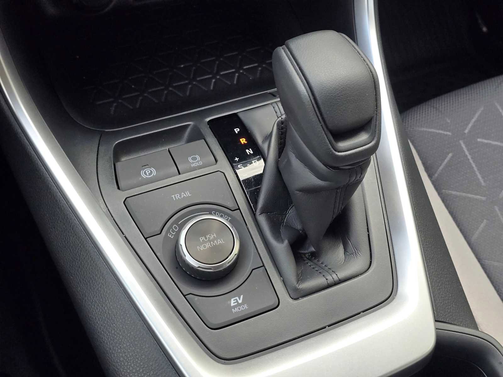 Certified 2025 Toyota RAV4 XLE image 25