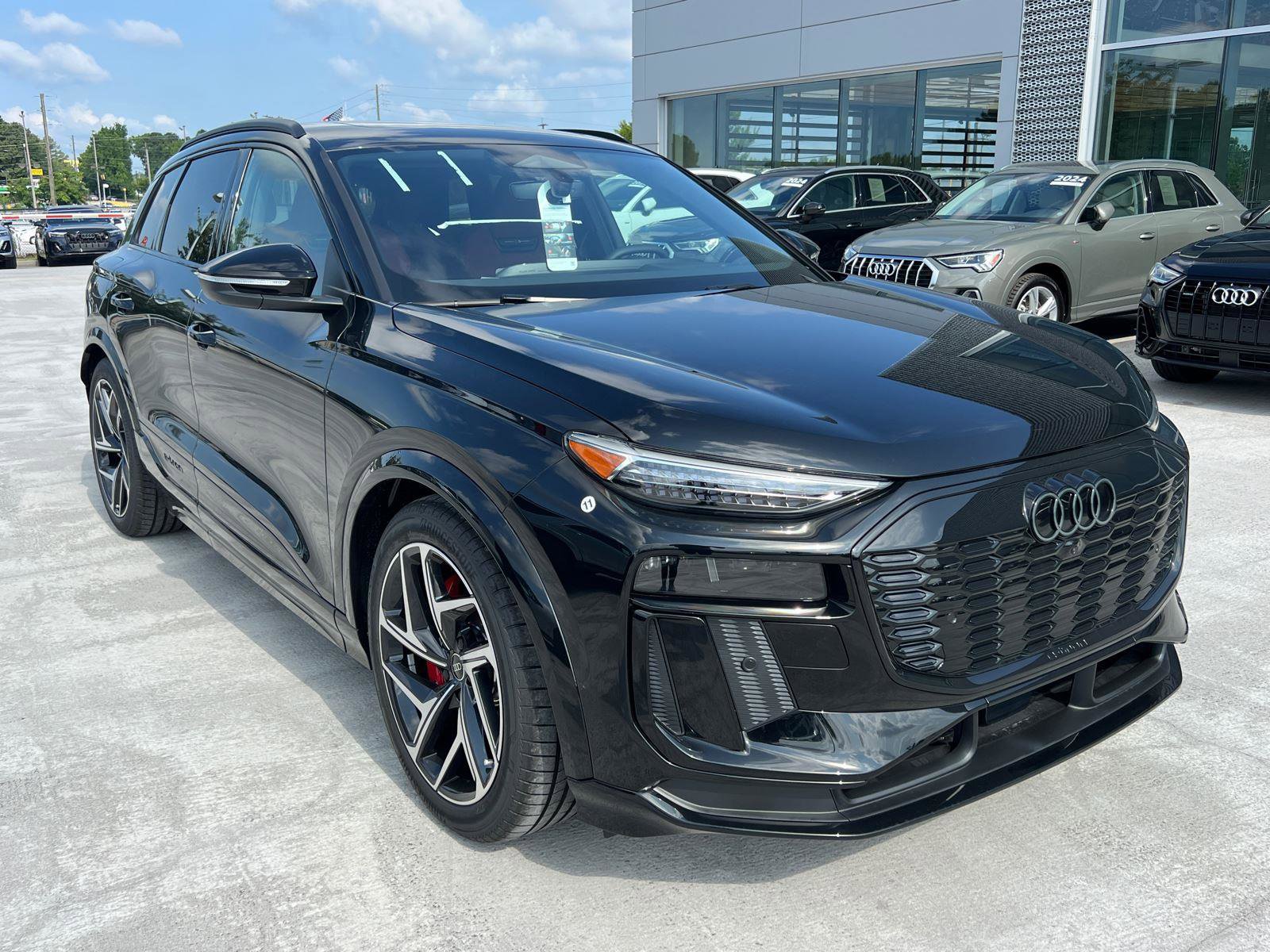New 2025 Audi SQ6 e-tron Prestige image 3