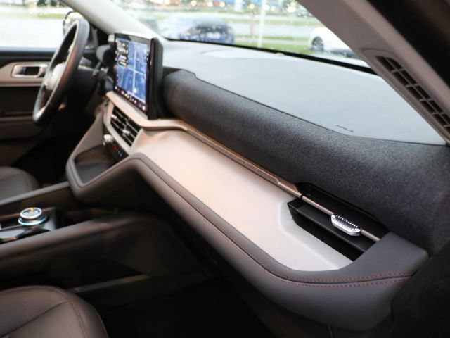 New 2026 Ford Explorer Active w/ Active Comfort Package AWD/4WD image 12