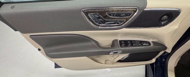 Used 2020 Lincoln Continental Reserve AWD/4WD image 10