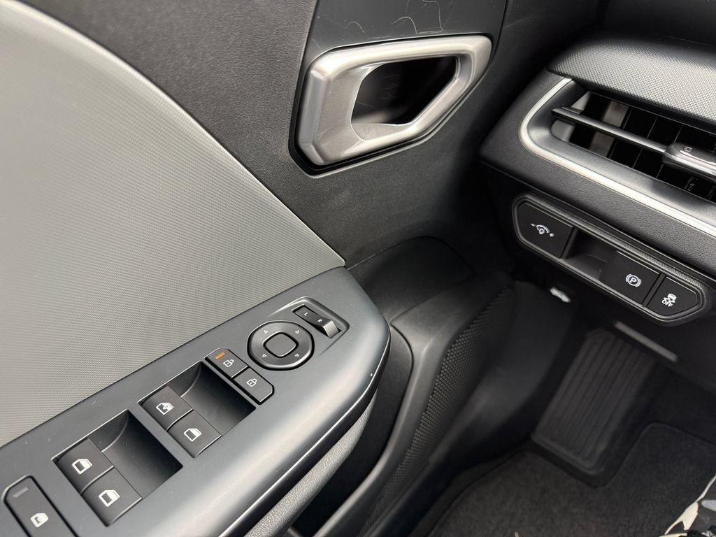 New 2026 Kia K4 FWD image 20