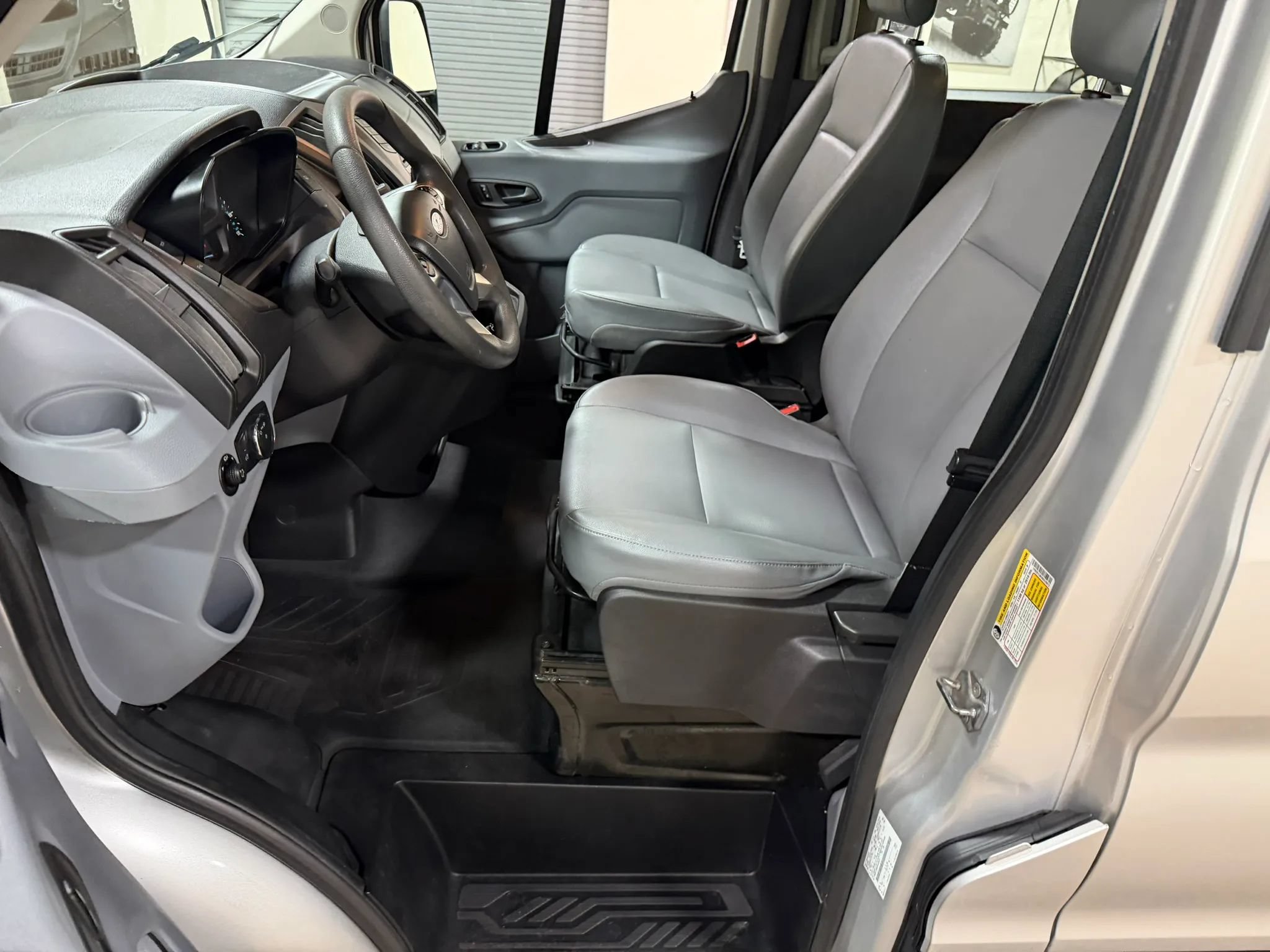 Used 2019 Ford Transit 150 XL RWD image 36