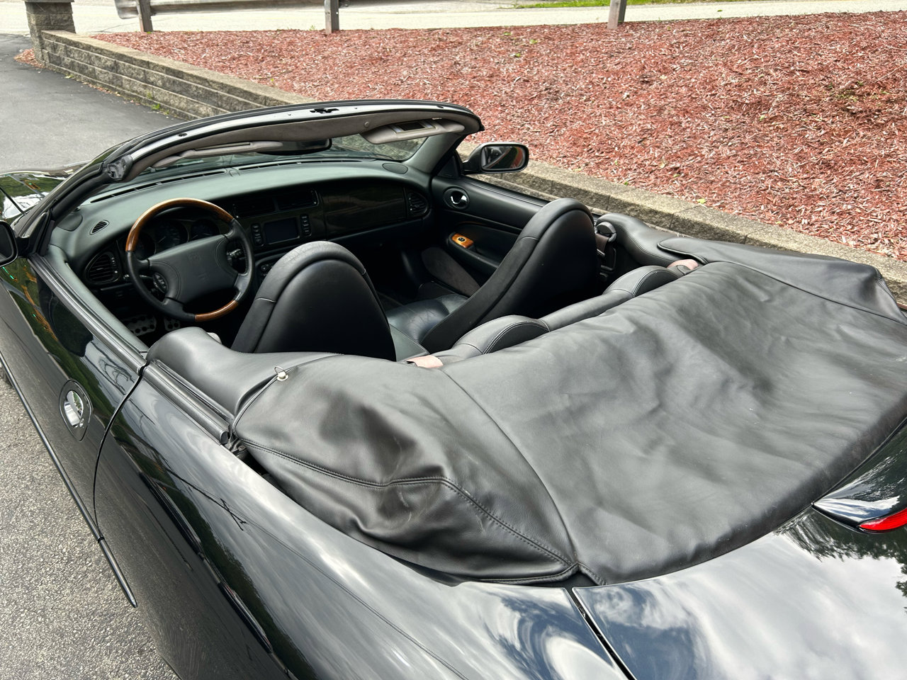 Used 2000 Jaguar XK8 Convertible image 12