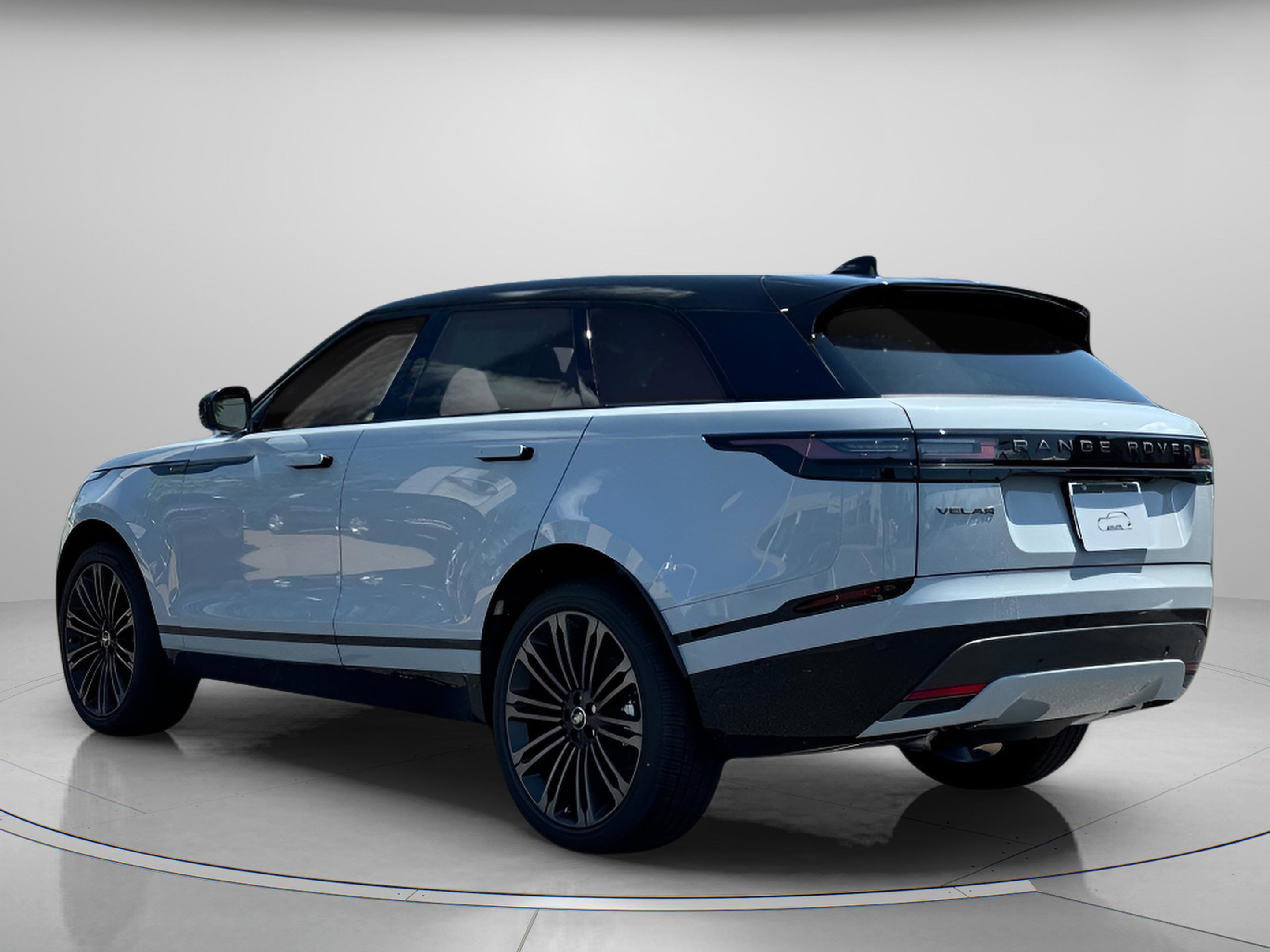 Used 2026 Land Rover Range Rover Velar Dynamic SE image 3