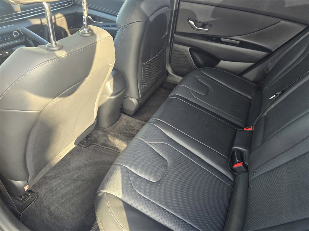 Used 2023 Hyundai Elantra Limited w/ Cargo Package image 12
